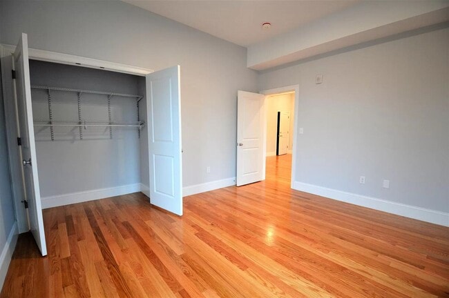 Building Photo - NO BROKER FEE!!  CENTRAL AIR!  RECENT RENOVATION IN BRIGHTON CENTER!