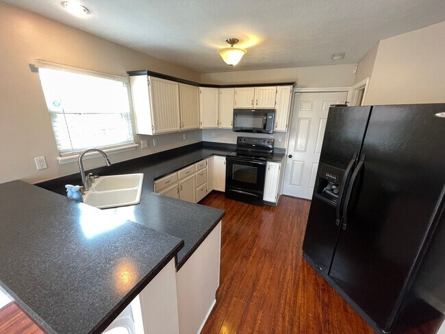 Building Photo - Welcome Home Rent Ready!