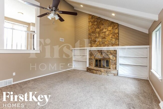 Building Photo - 1617 SE Brome Cir
