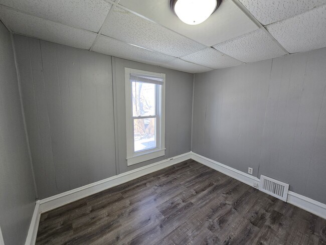Building Photo - 415 Adams St