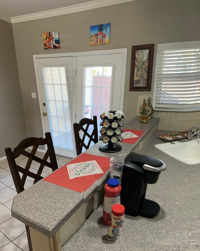 Building Photo - 4706 Dentcrest Dr