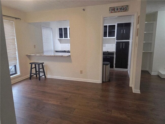 Building Photo - 2105 Cumberland Ct SE