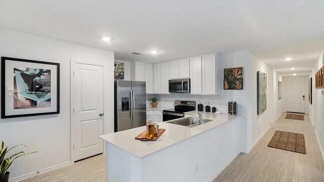 Building Photo - 217 Skyfire St