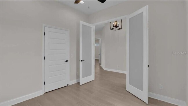 Building Photo - 6980 Bentridge Dr