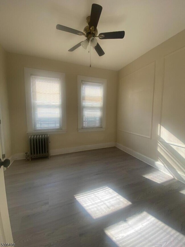 Building Photo - 61 Wainwright St