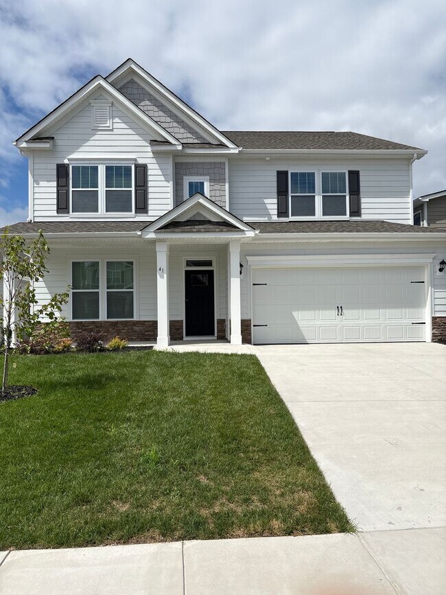 Building Photo - Luxurious New Constuction in Hendersonville