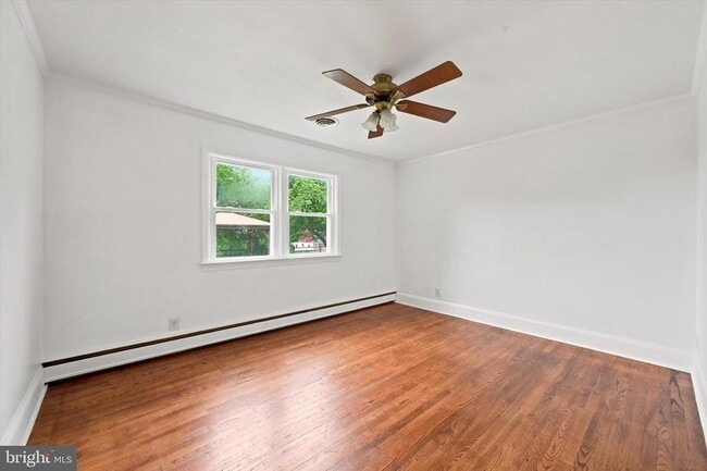 Building Photo - 1058 Glen Hall Rd