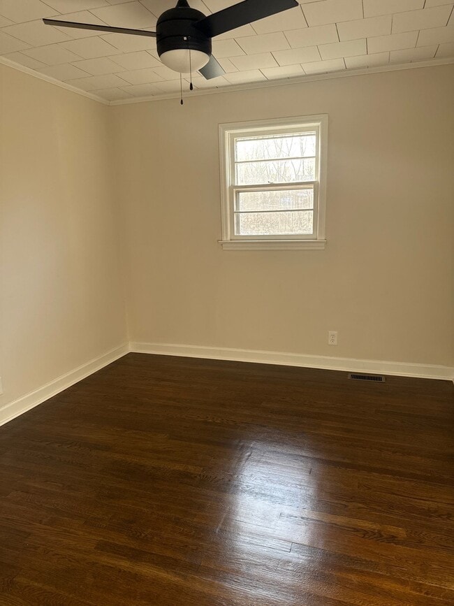 Building Photo - 414 20th St SW