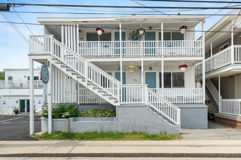 Building Photo - 46 E Grand Ave