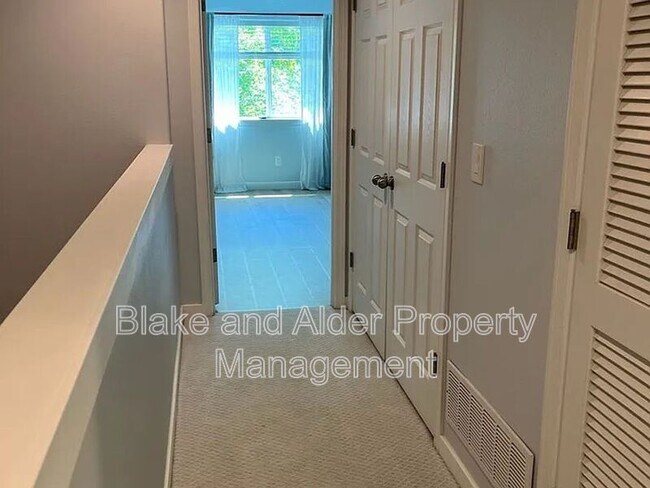 Building Photo - 3624 E Oak Grv St