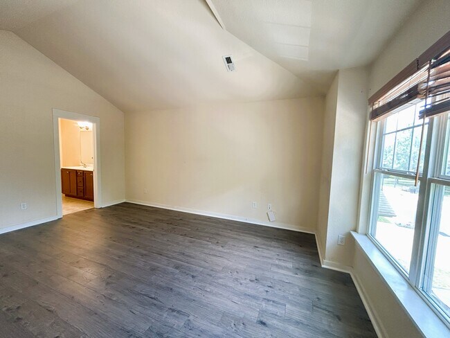 Building Photo - 248 Craftsman Cir
