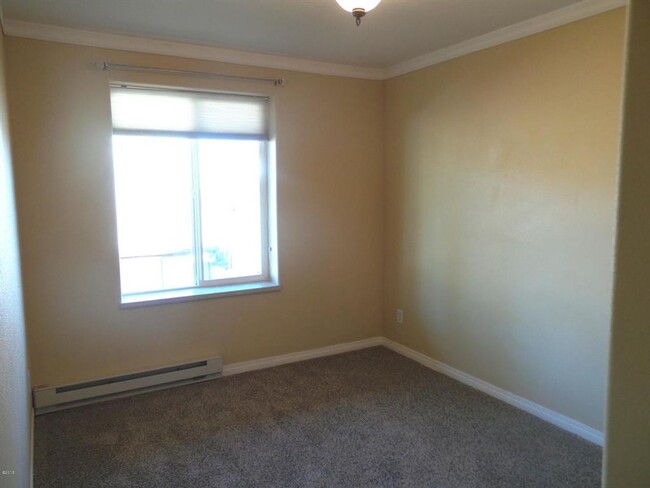 Building Photo - 3 Bed, 2.5 Bath Kalispell Townhome
