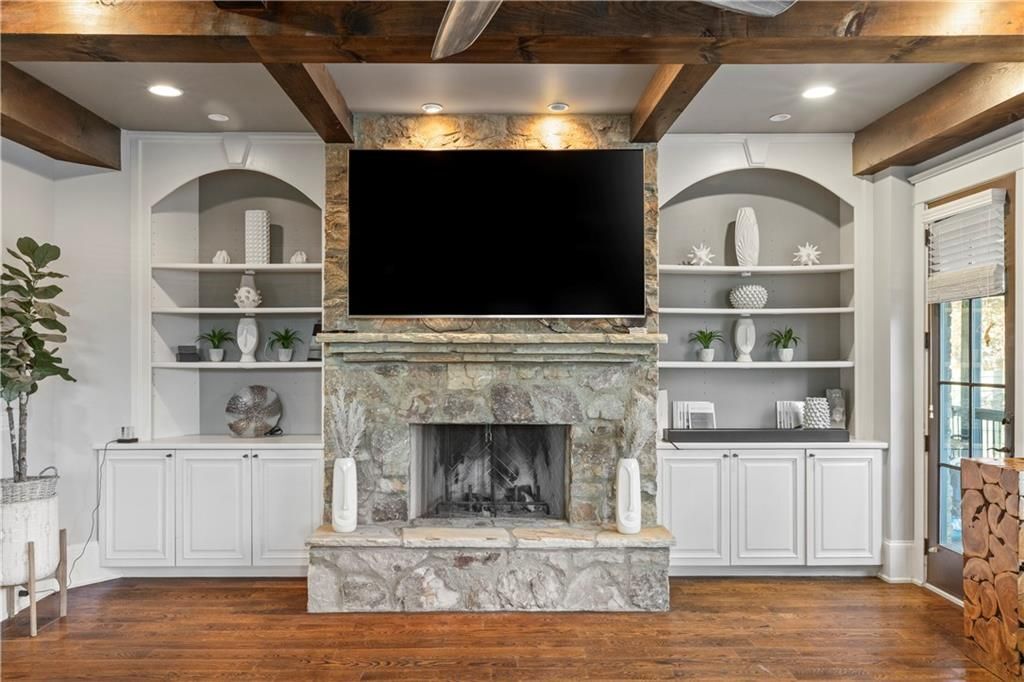 Building Photo - 2125 Cooper Lake Rd SE