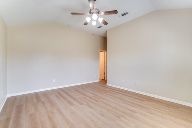 Building Photo - 8442 Rollins Bend Ln