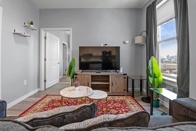 Building Photo - 95 Broadway-SI ID1240348P