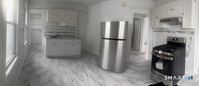 Building Photo - 831-833-833 William St