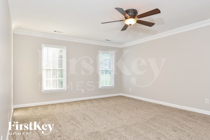 Building Photo - 205 Worthland Ct