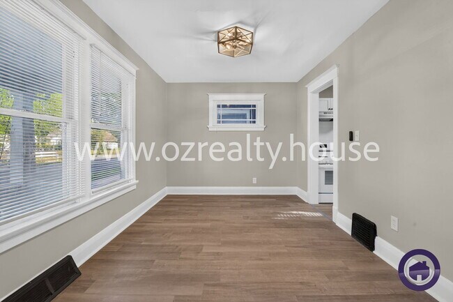 Building Photo - 2322 Upton Ave