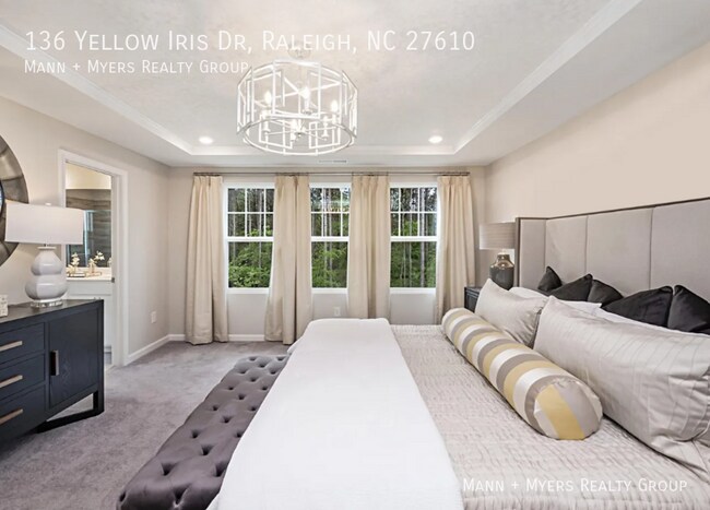 Building Photo - 136 Yellow Iris Dr