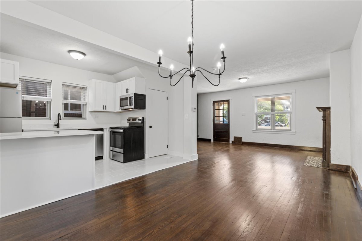 Building Photo - 2816 Clermont Ave