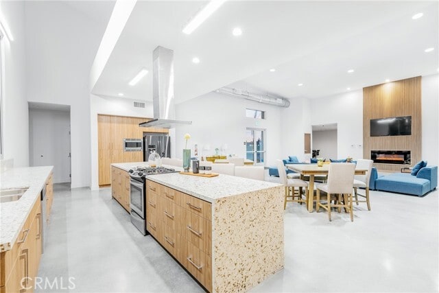 Building Photo - 12801 Brookhurst St