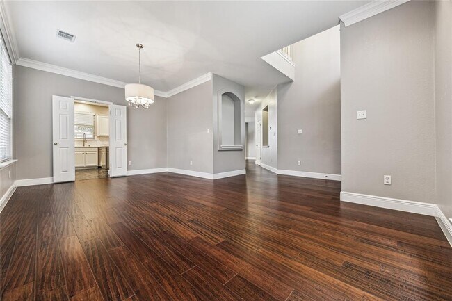 Building Photo - 2212 Clover Ridge Dr