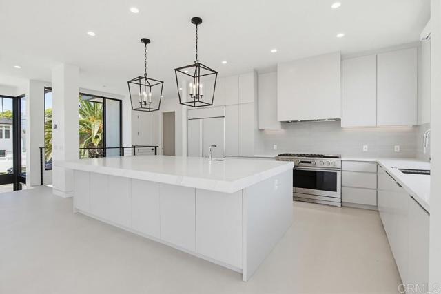 Building Photo - 206 4th St