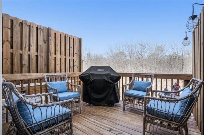 Building Photo - 1369 Elderwood Way