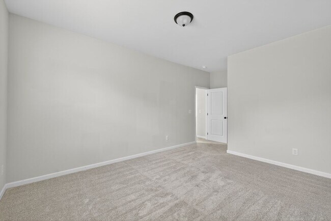 Building Photo - 4407 Silver Oak Dr