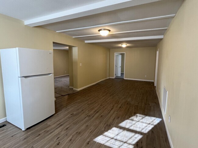 Building Photo - 201 Pike St