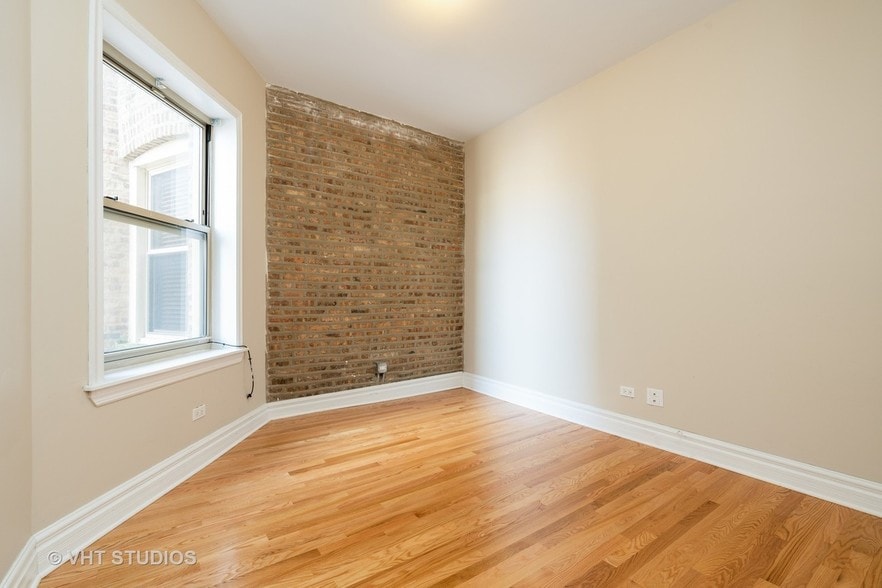 2nd bedroom - 4847 S Vincennes Ave