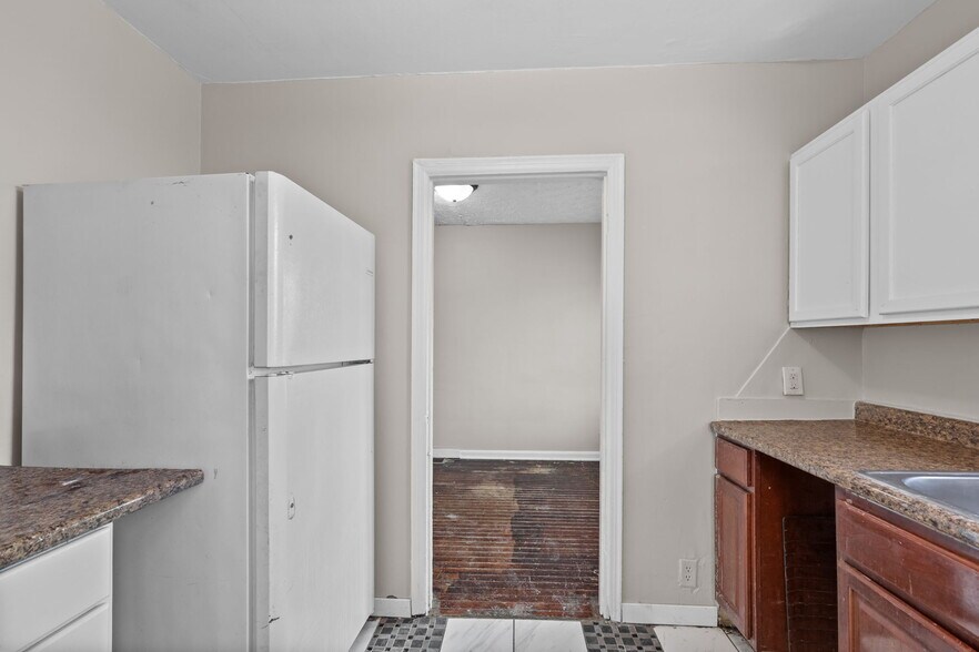 Building Photo - 1227 W 25th St