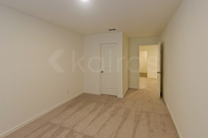 Building Photo - 108 Flat Rock Ml Trl