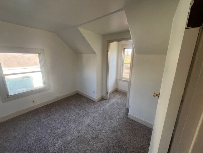 Building Photo - 2417 W Jolly Rd