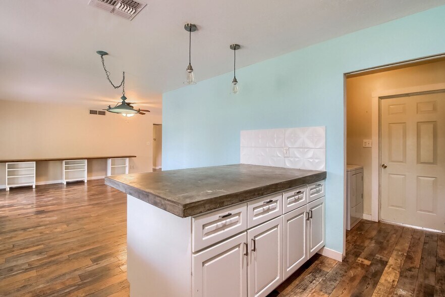 Building Photo - 4313 W Mary Cir