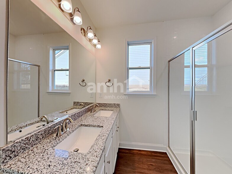 Building Photo - 7069 Creeksong Dr