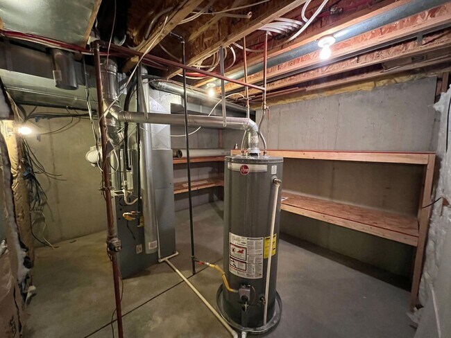 Building Photo - 5807 Zinfandel St