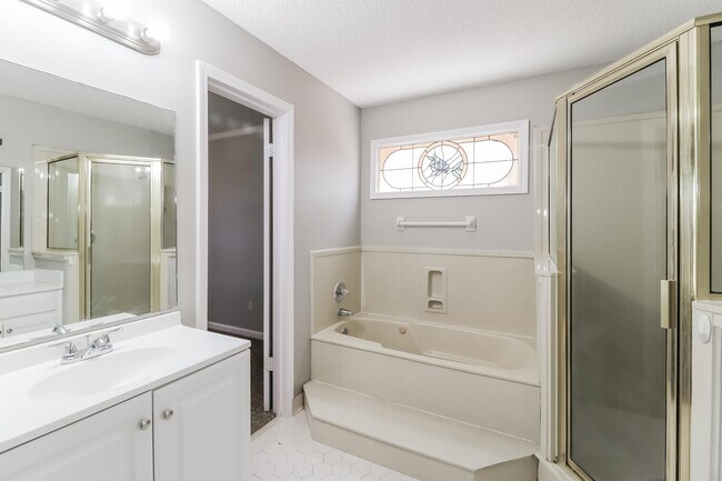 Building Photo - 7589 Shelby Woods Cove