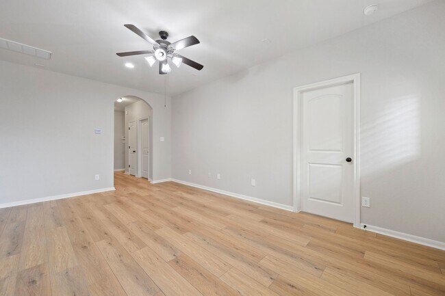 Building Photo - 18554 Jasmine Garden Pl