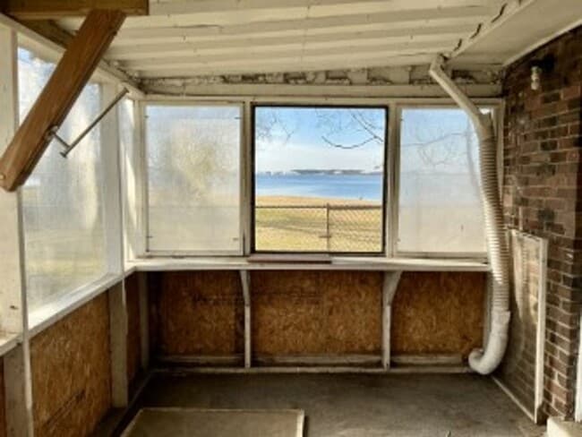 Building Photo - Larchmont