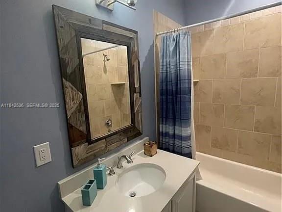 Building Photo - 7139 Greenwood Park Cir