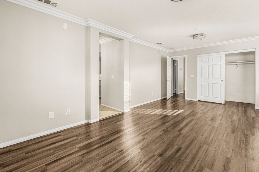 Building Photo - 33640 Willow Haven Ln