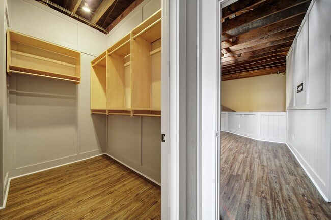 Building Photo - Uptown Gastonia Loft