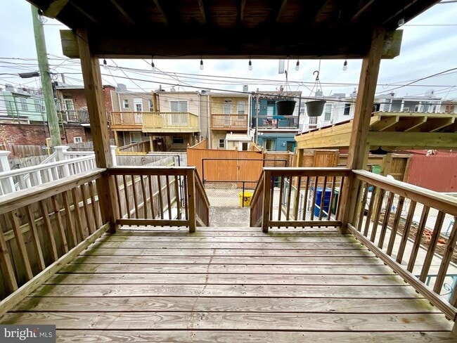 Building Photo - 132 S Potomac St