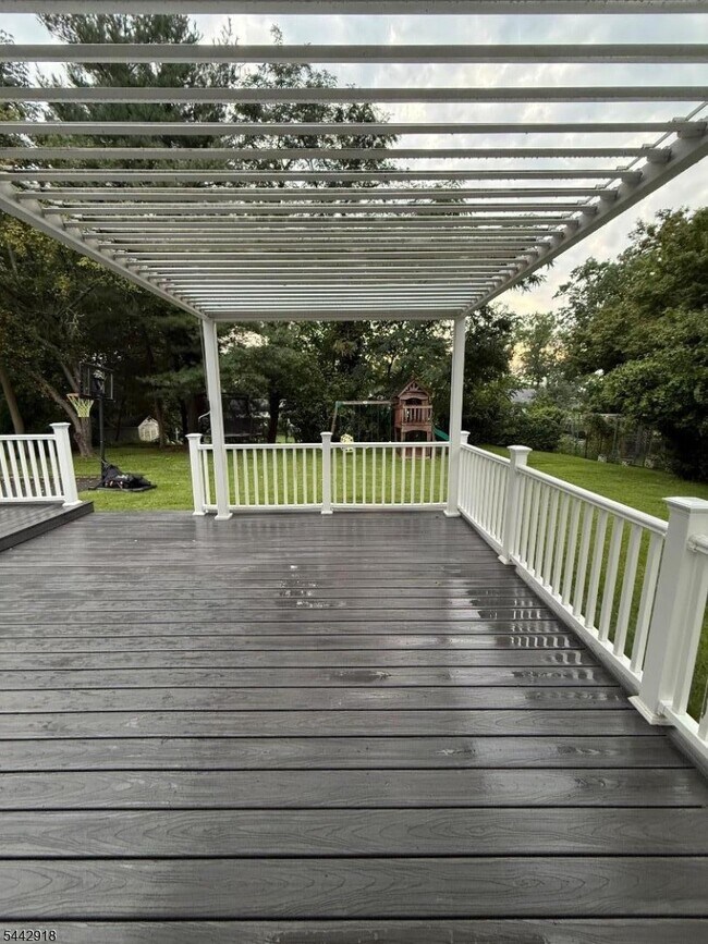 Building Photo - 78 Mounthaven Dr