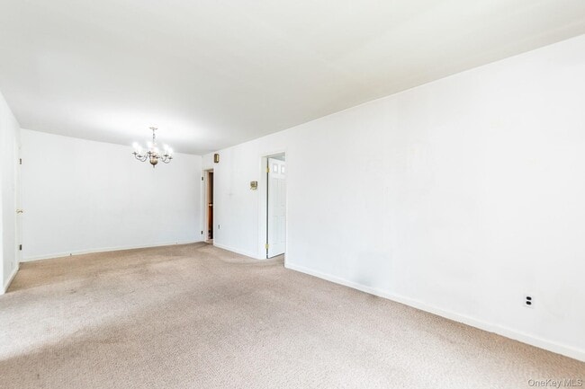 Building Photo - 5 Lewis Pl