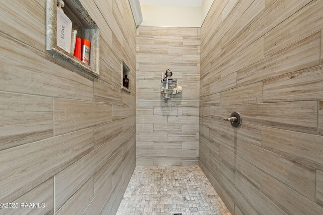 Building Photo - 311 Oats Dr