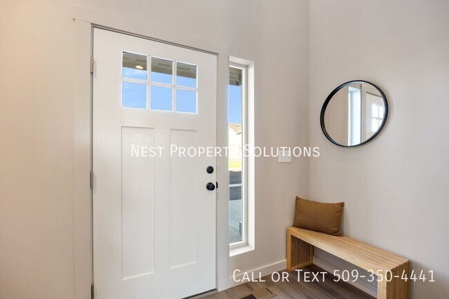 Building Photo - 370 Ivy St NE