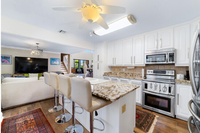 Building Photo - 3000 Conifer Dr