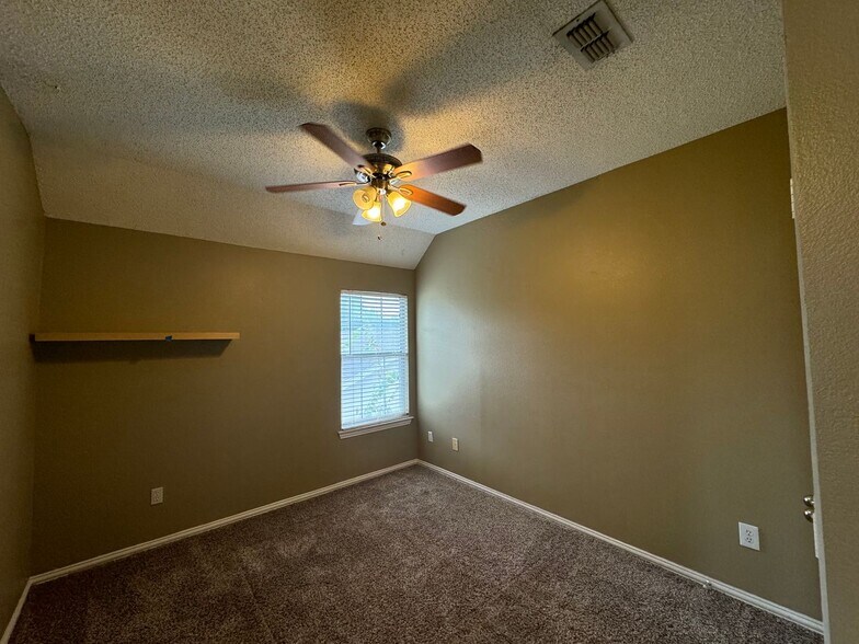 Building Photo - 5420 Cold Springs Dr